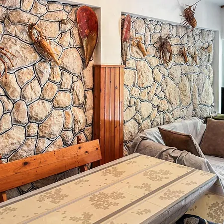 Stunning In With House Sea View Apartman *